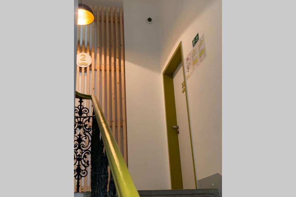 Little Tom Apartments Прага Экстерьер фото