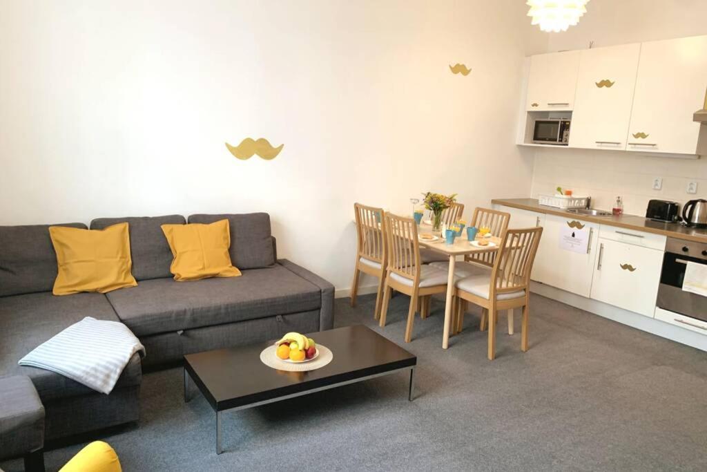 Little Tom Apartments Прага Экстерьер фото