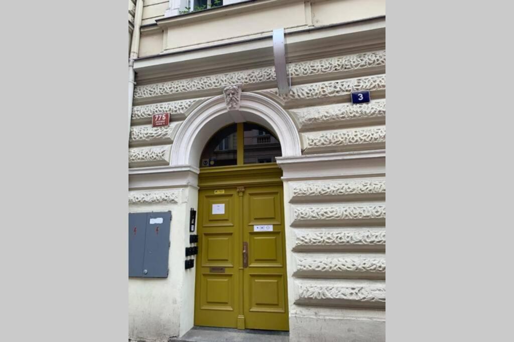 Little Tom Apartments Прага Экстерьер фото