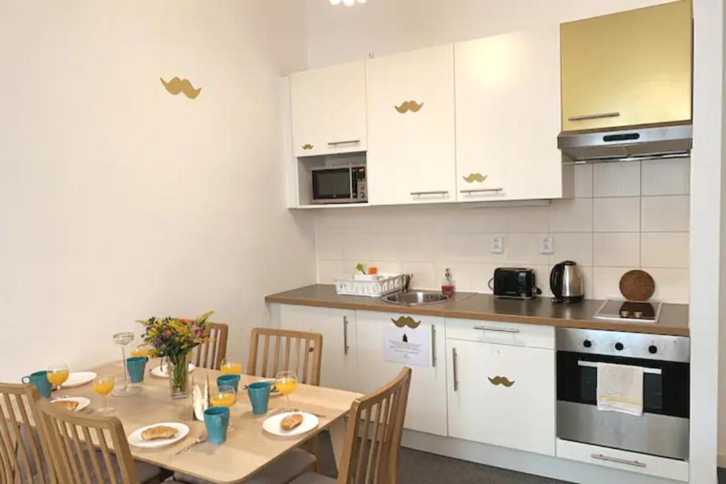 Little Tom Apartments Прага Экстерьер фото