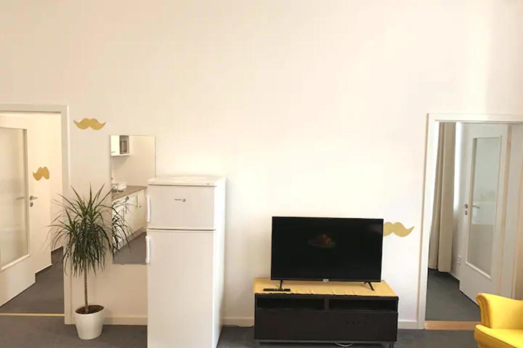 Little Tom Apartments Прага Экстерьер фото