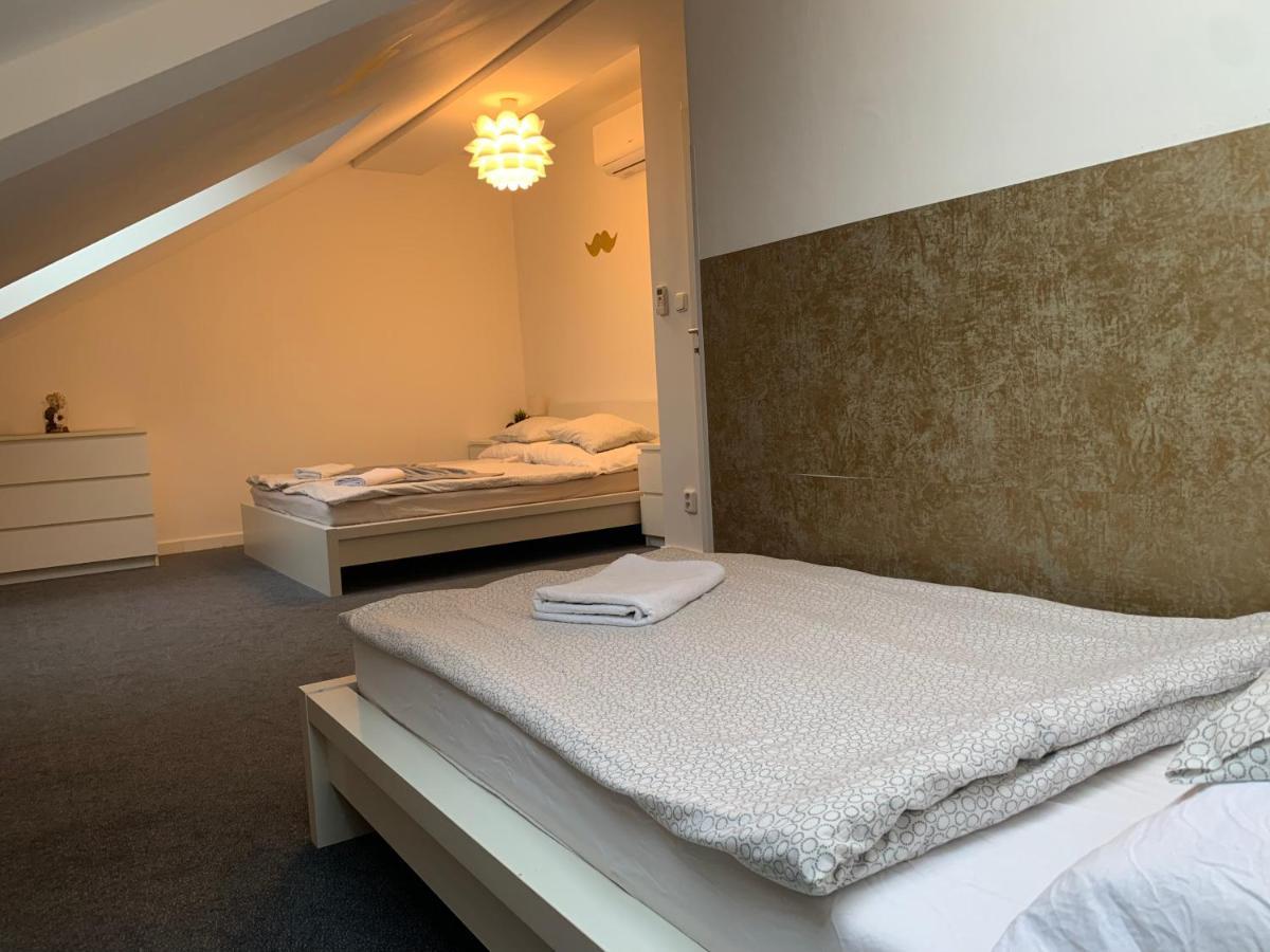 Little Tom Apartments Прага Экстерьер фото