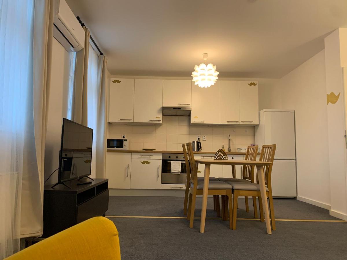 Little Tom Apartments Прага Экстерьер фото